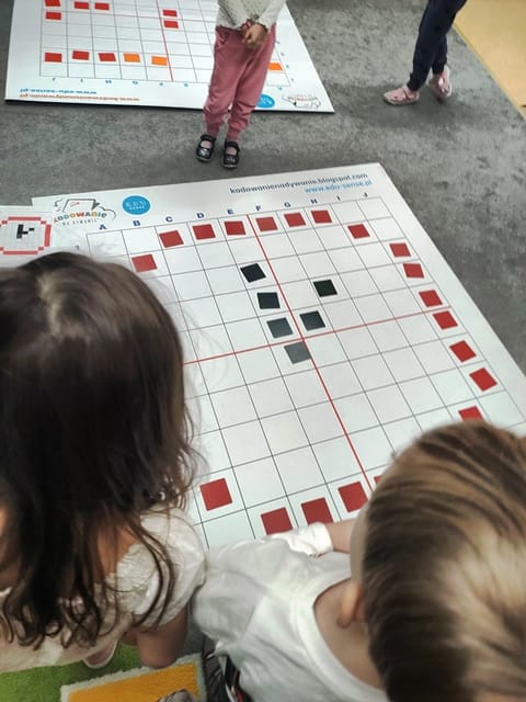 zabawy na dywanie z kodowaniem