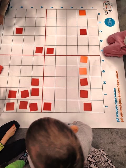 zabawy na dywanie z kodowaniem