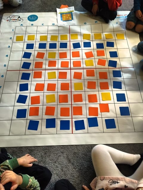 zabawy na dywanie z kodowaniem